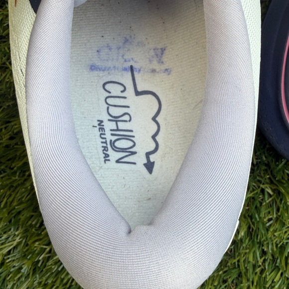 Brooks Women's Running Shoe - Ghost 15 - Picture 5 of 5